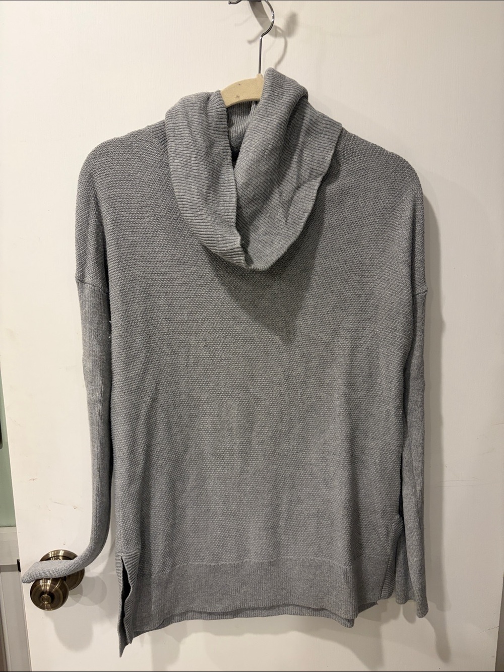 Talbots large Light Gray turtleneck Women's Sweater long sleeves
